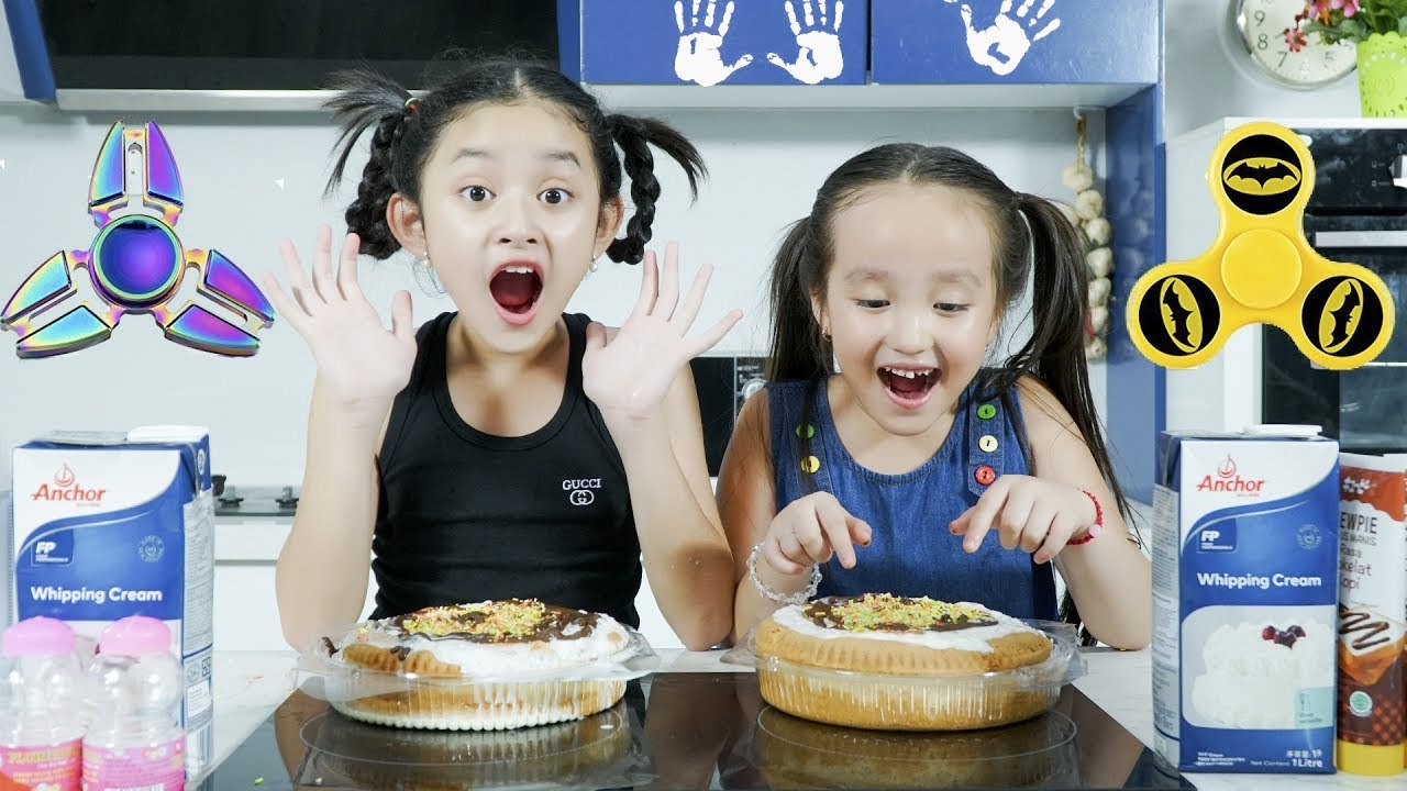 Bad Baby Cake Baking Fail Victoria Annabelle Freak Daddy Toy Freaks Famille Bad Kids Freak Toy Baby