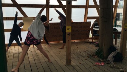 Séance de yoga au jardin suspendu de Mons