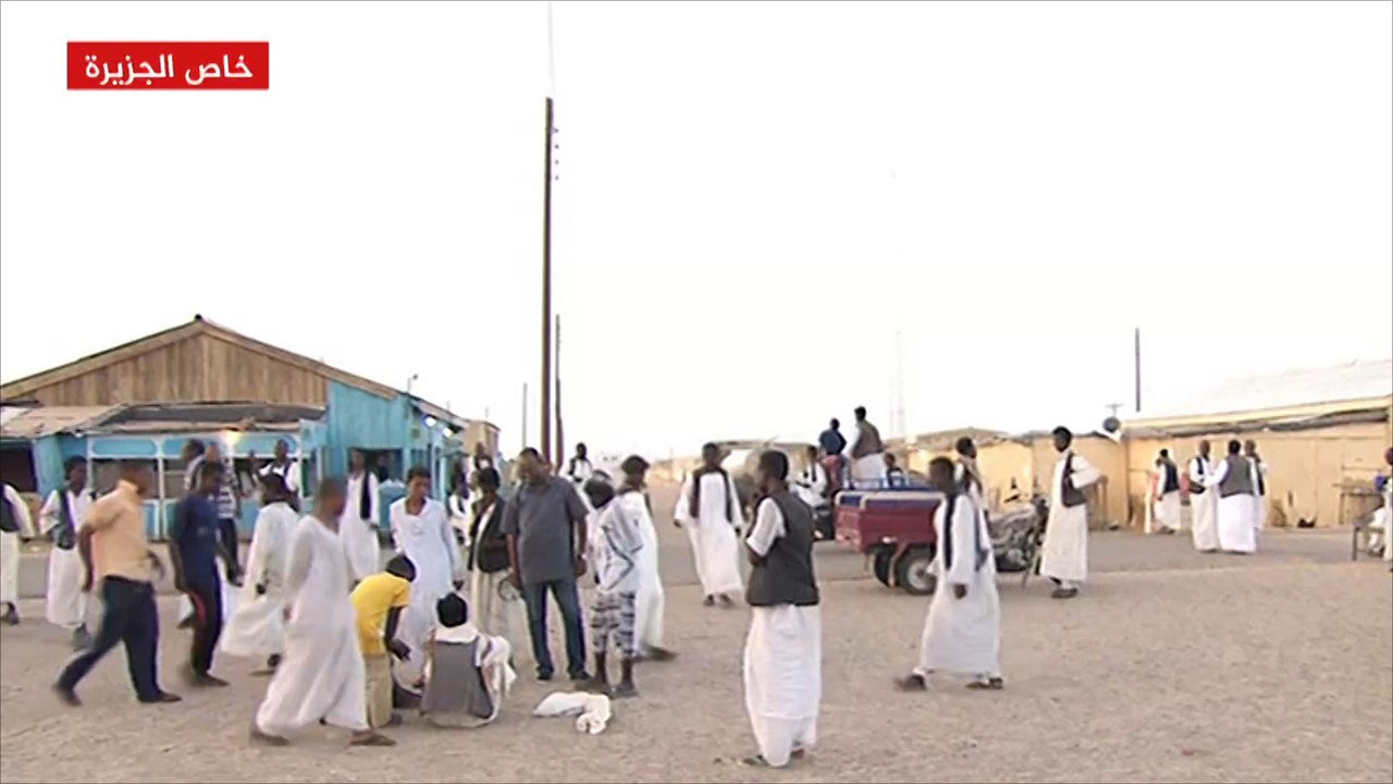 أسر سودانية تواجه صعوبة للتواصل مع أهلها داخل حلايب