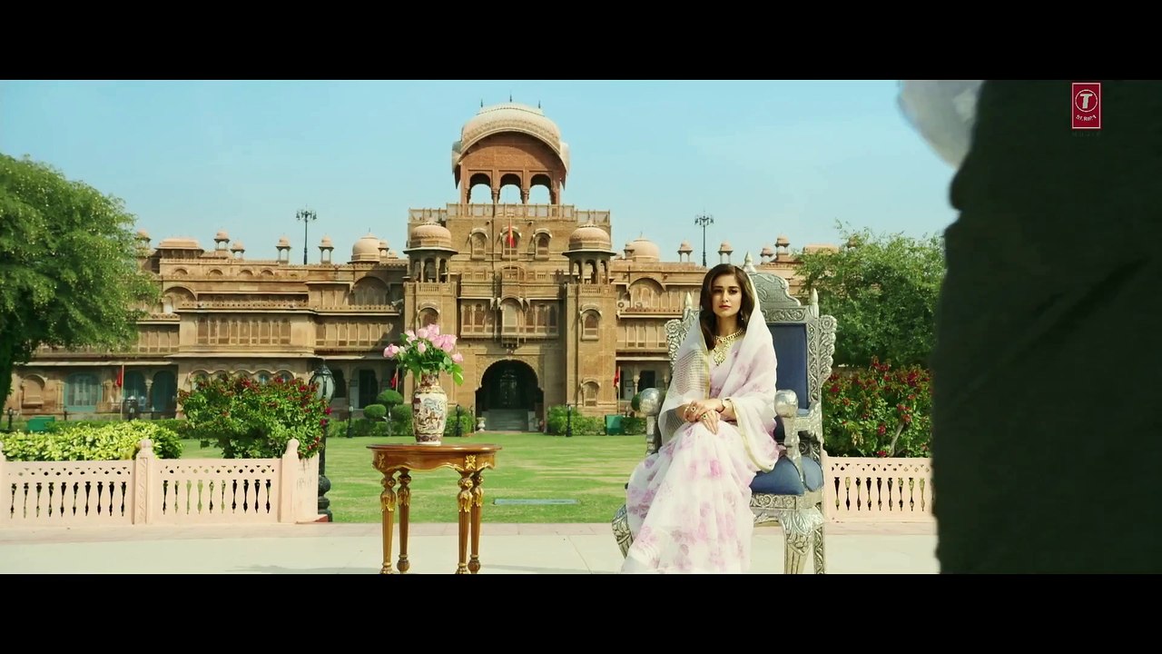 Baadshaho Official Trailer _ Ajay Devgn_ Emraan...