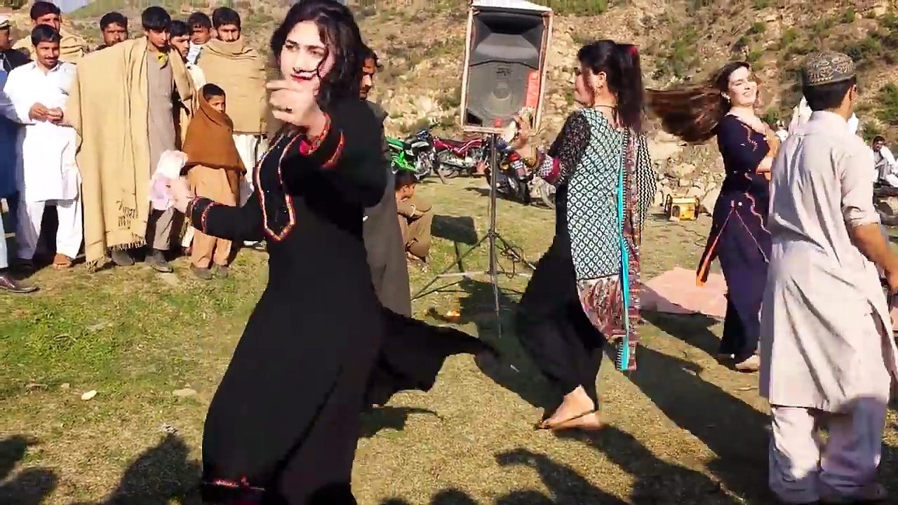 Karishma New Dance