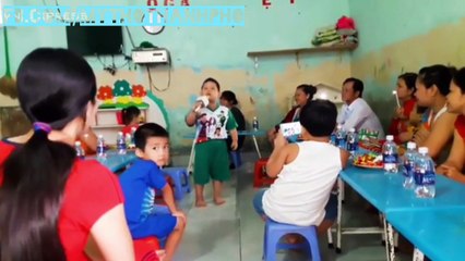 Gặp lại Bé Quốc Huy đang gây sốt mạng xã hội với những video hát karaoke thu hút người xem.