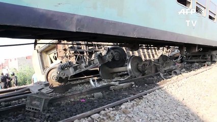 36 شخصا لقوا مصرعهم في تصادم قطارين في الاسكندرية