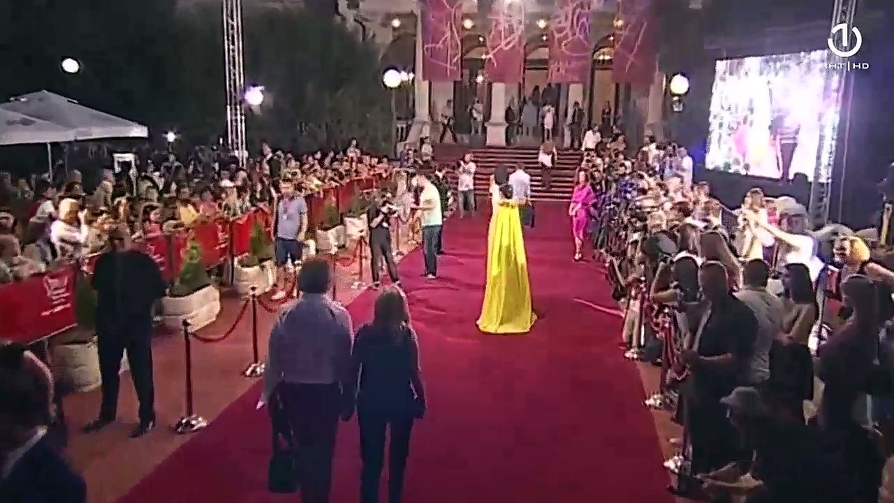 Sarah Čerkez zablistala na crvenom tepihu SFF