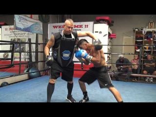 Victor Ortiz KILLING MITTS - EsNews Boxing