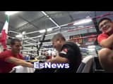 Robert Garcia Reveals What Made Him Teary Eyed At Mikey's Fight EsNews Boxing