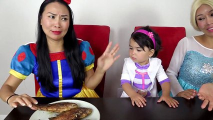 Snow White Gross FOOD challenge w/ Frozen Elsa, Mcdonalds, Rapunzel Baby