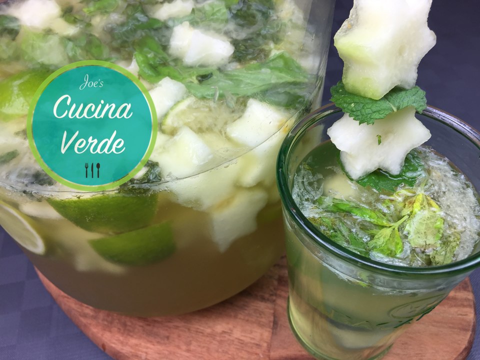 Mojito-Melonen Bowle mit Rum & Sekt - Rezept | Sommergetränk