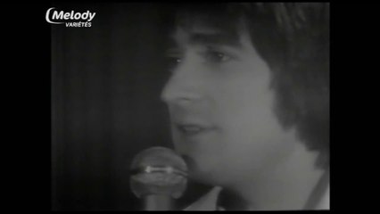 La chanteuse a vingt ans.