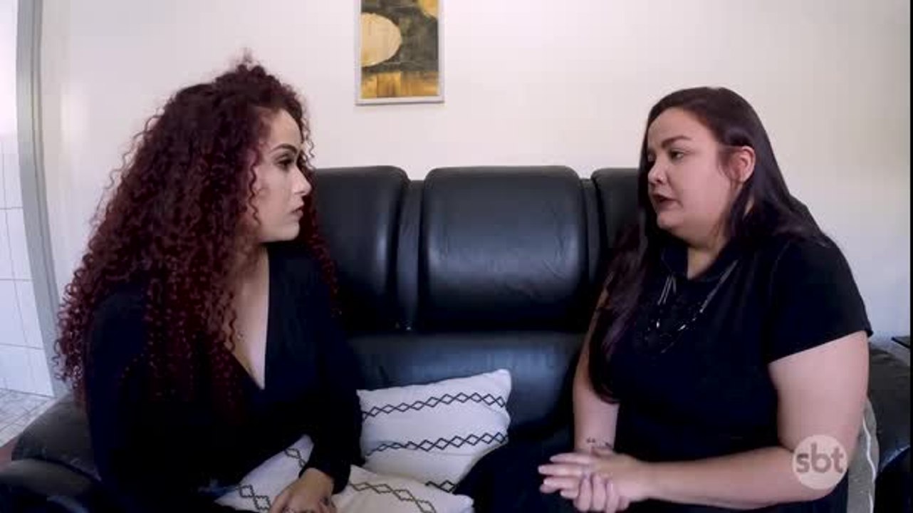 A youtuber Jéssica Santini e Maxton fazem faz mega surpresa para seguidora