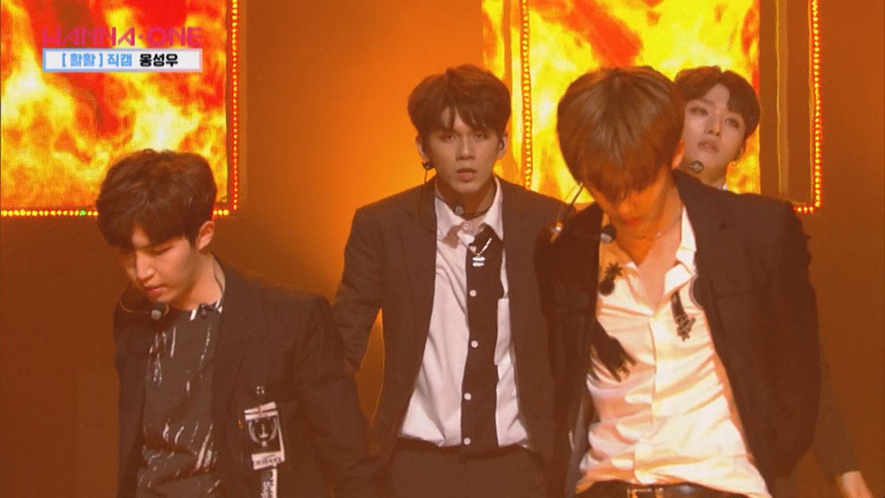 [직캠] 일대일아이컨택ㅣ♬활활 - Wanna One 옹성우