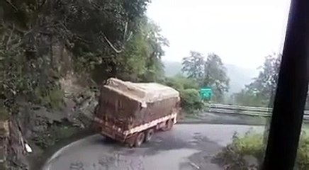 The Foolish Lorry Driver  Live Accident in Sabarimalai Kumuli Road at India