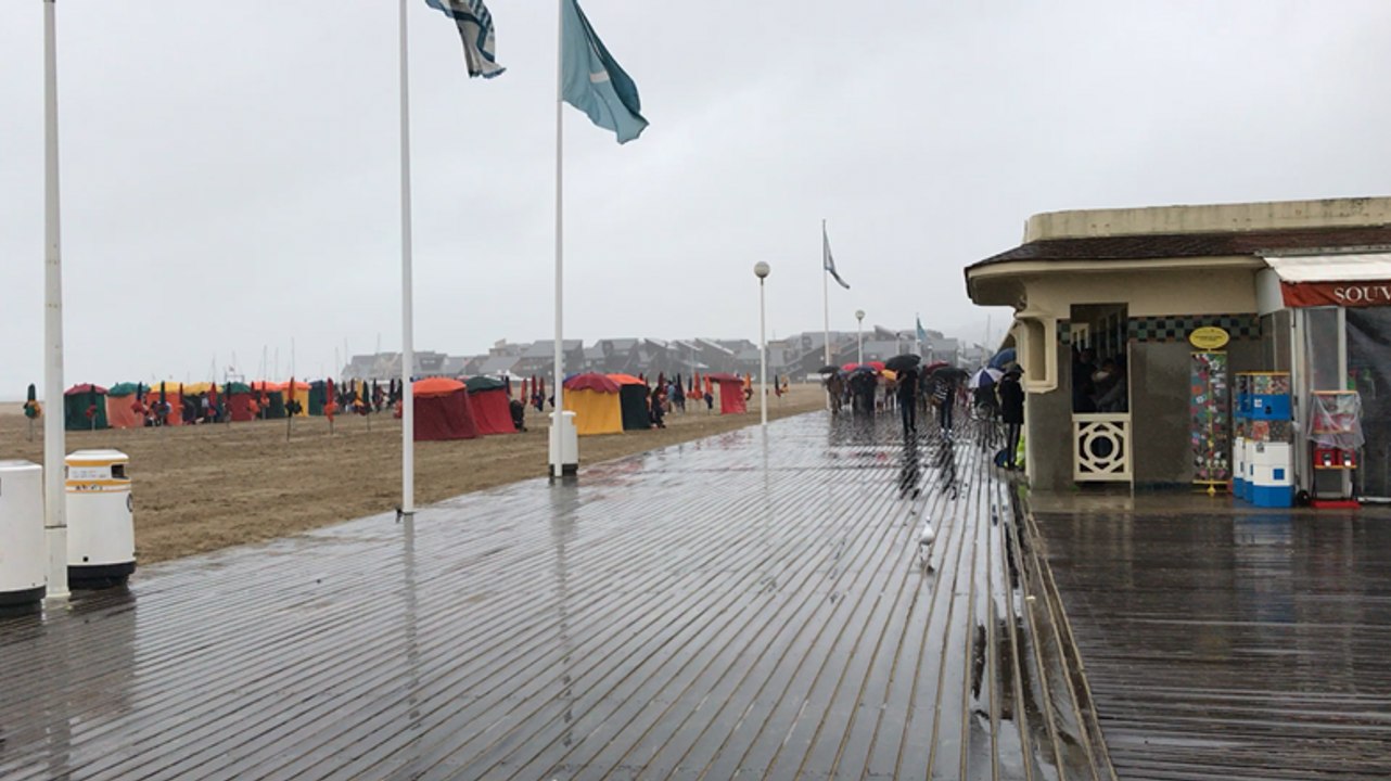 Les planches sous la pluie