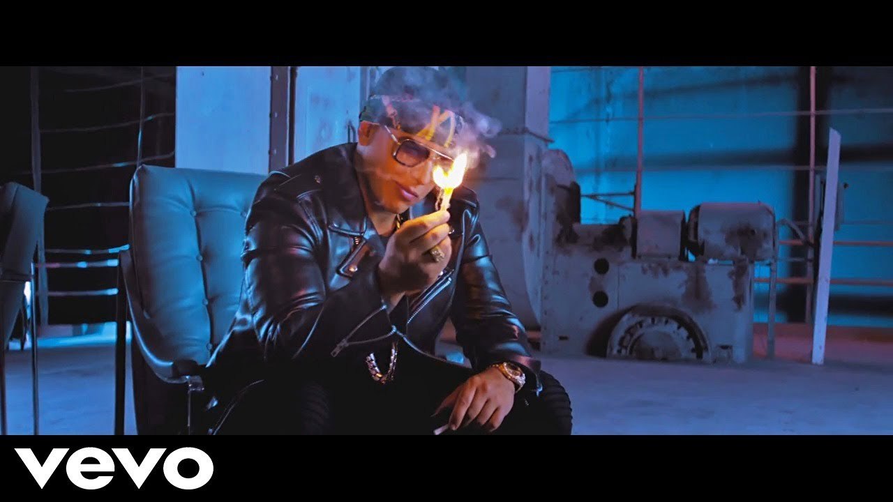Romeo Santos, Daddy Yankee, Nicky Jam - Bella y Sensual
