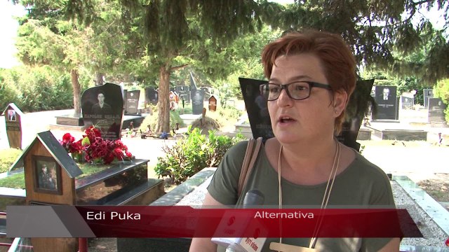 Kujtohen në 19 të vjetorin e rënies dëshmorët Elton Zherka dhe Përmet Vula - Lajme