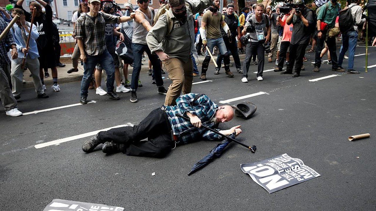 Charlottesville: trump verurteilt krawalle bei nazi-kundgebung