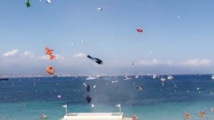 Mini tornade sur une plage d'Antibes