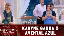 Karyne ganha o avental azul