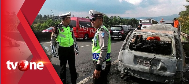 Korsleting Listrik di Mesin, Mobil Terbakar di Tol Purwakarta