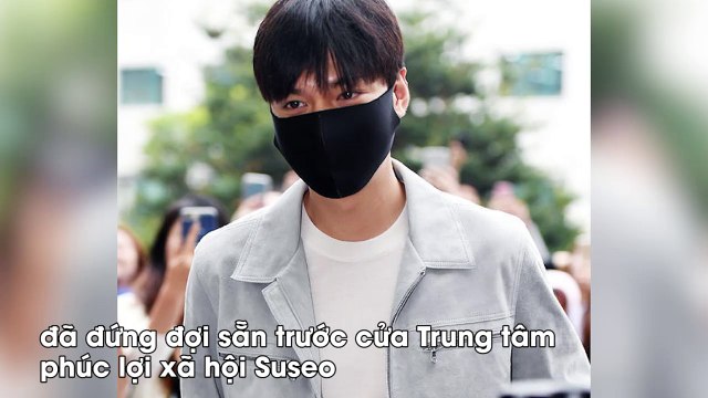 Fan lo sốt vó khi Lee Min Ho bị vật thể lạ bay vào người sau fan meeting