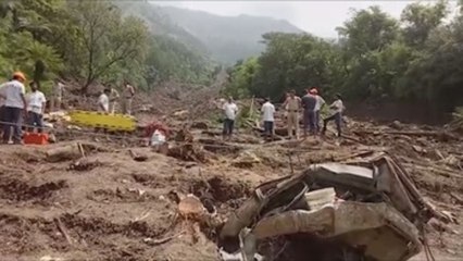 Al menos 7 muertos y varios desaparecidos en deslizamiento de tierra en India