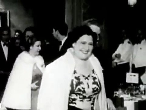 Norma Shearer with 1939 celebrity arrivals