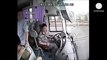 Accident de bus en Chine   images chocs filmées par une caméra de surveillance