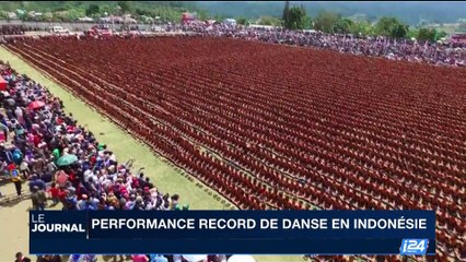 Indonésie: 10.000 personnes se sont rassemblées pour une performance record de danse et de chants