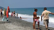 Concern over cigarette butts littering Greek beaches