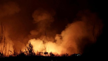 Огонь подбирается к Афинам