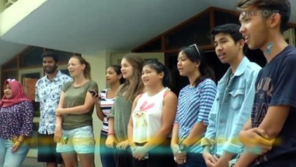 Serunya Mahasiswi Bule Belajar Tari Gambang Semarang untuk Tujuh Belasan