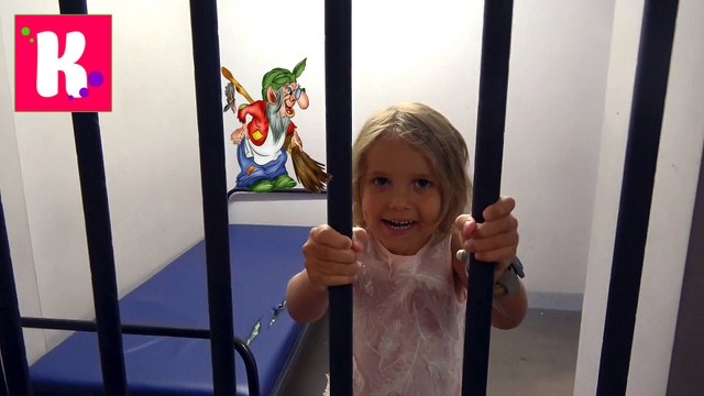 VLOG Где одевается Катя и Макс в магазине DIY Burger За решеткой в тюрьме Kid's shopping new video 2017