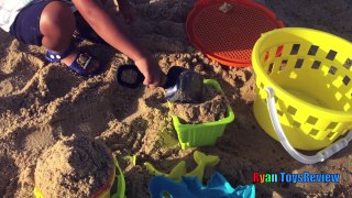DISNEY CARS Toys at the Beach Lightning McQueen Surprise Egg Ryan ToysReview