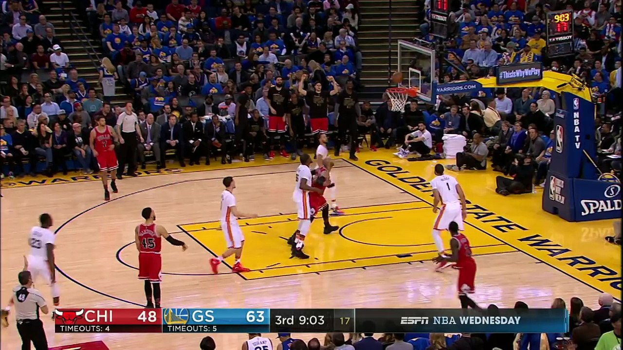 Taj Gibson Putback Dunk Over the Warriors | 02.08.17