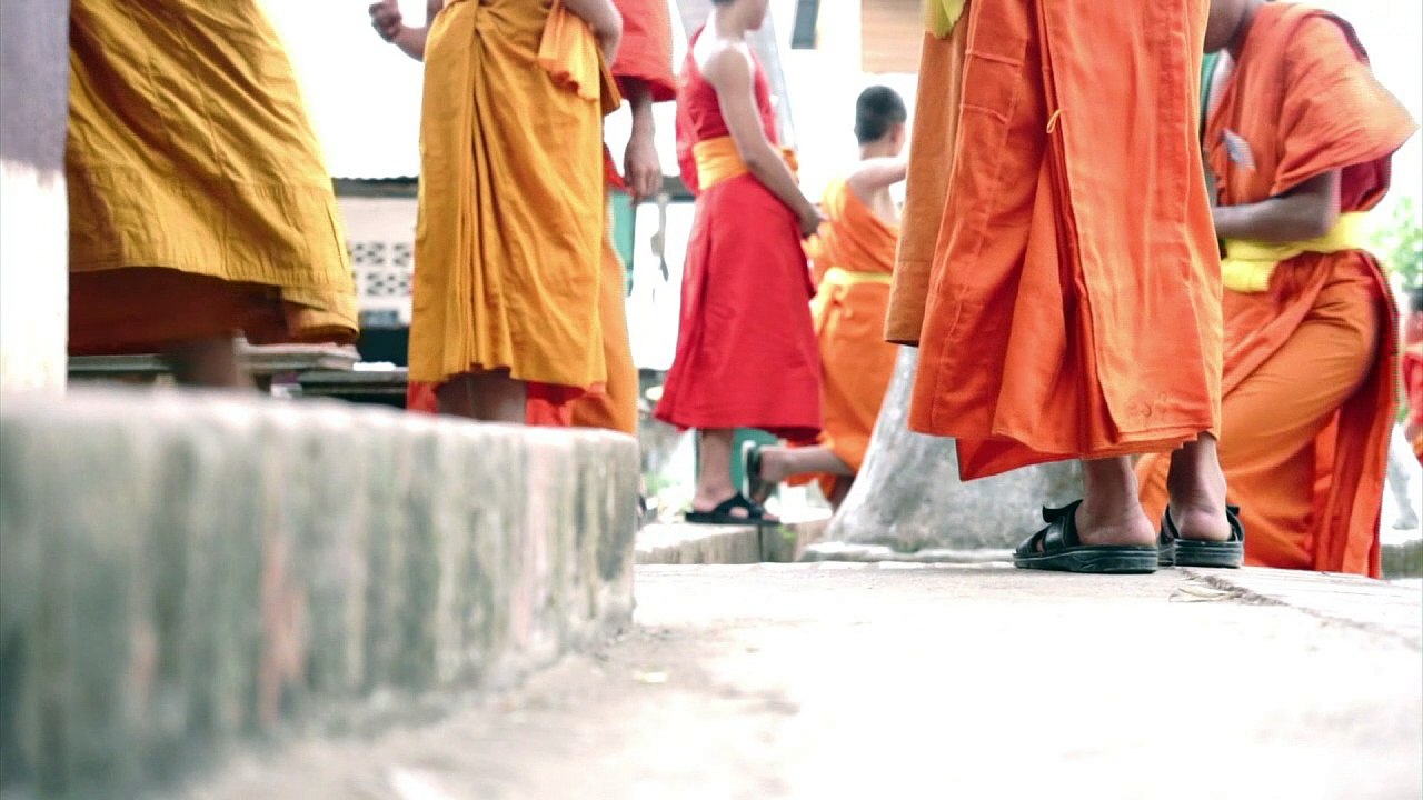 Novizen in Laos suchen Weg aus der Armut