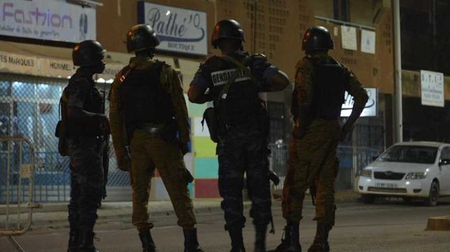 Les images de l'attaque terroriste qui a fait au moins 18 morts à Ouagadougou