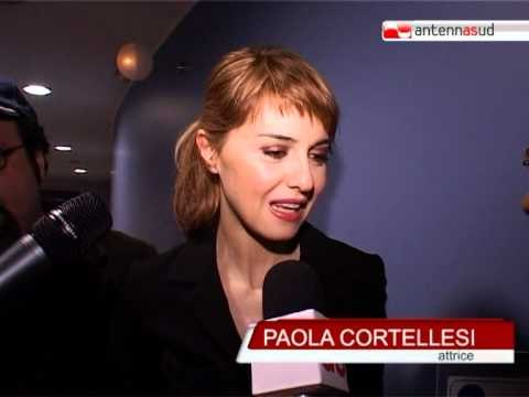 TG 21.03.11 Per il film Nessuno mi può giudicare a Bari gli attori Cortellesi e Papaleo