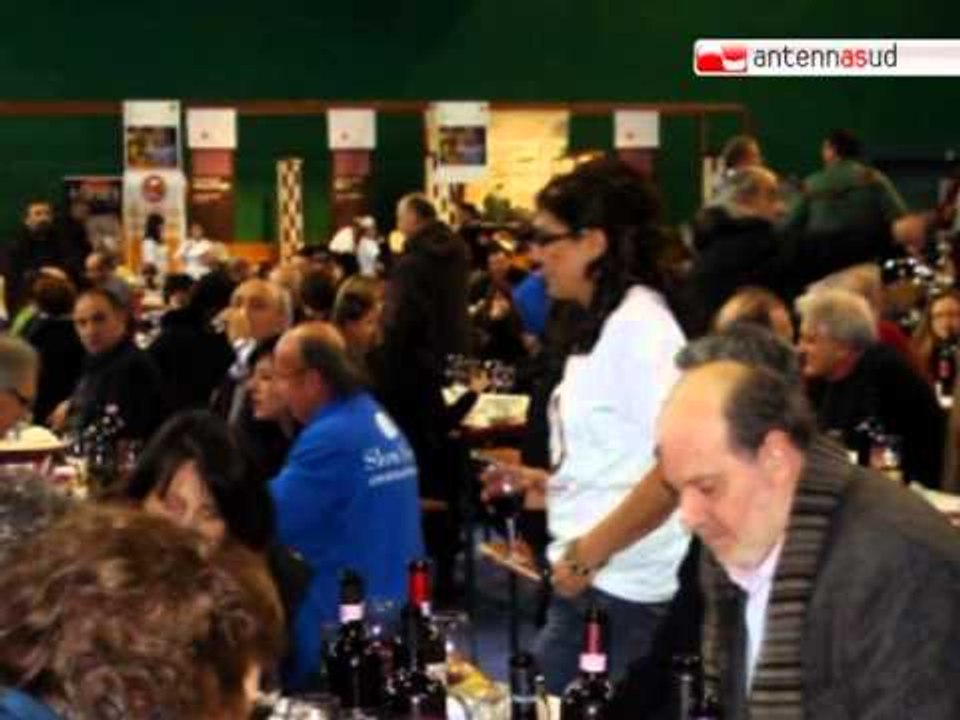 TG 08.03.11 Il maiale nero di Faeto vince la "Disfida del soffritto"