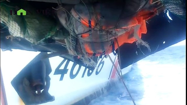 Clip Phút giây sinh tử của tàu cá bị đâm chìm tại Hoàng Sa - Dân Việt