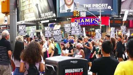 ABD'nin Virginia Eyaletindeki Irkçı Gösteriler Protesto Edildi - New