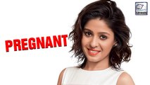 Singer Sunidhi Chauhan Is Five Months Pregnant