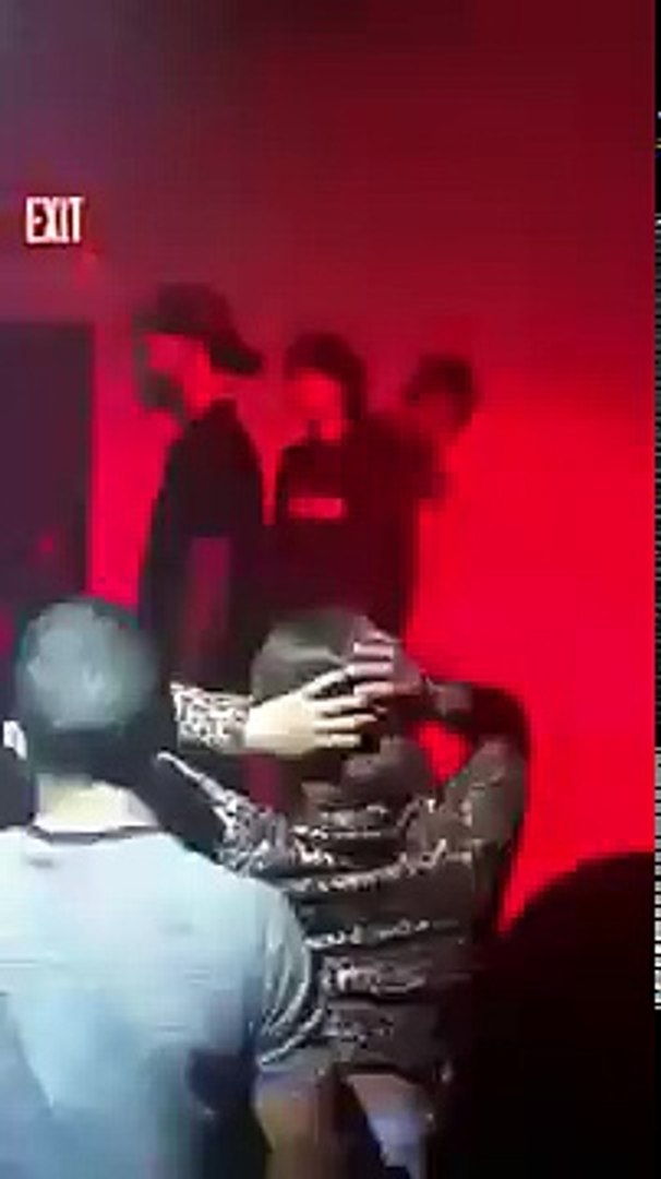 Arcangel insulta a una mujer por esta tocarle el b*cho