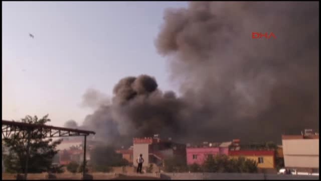Gaziantep'te Iplik Fabrikasında Yangın Çıktı, Yakın Evler Boşaltıldı