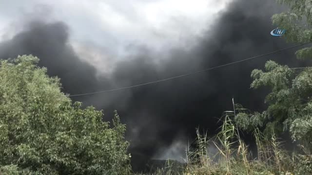 Kimyasal Üreten Fabrikada Çıkan Yangın Korkuttu