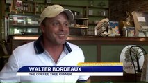 Coffee Shop Owner Runs After Thief Who Stole Customer`s Purse