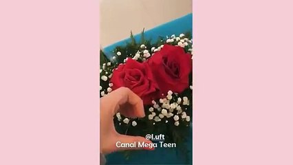 Maisa mostra presentes do aniversário de 15 anos