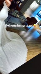 Xhensila Myrtezaj “thyen akullin”, vesh fustanin e nuserisë dhe duket përrallore! [VIDEO]