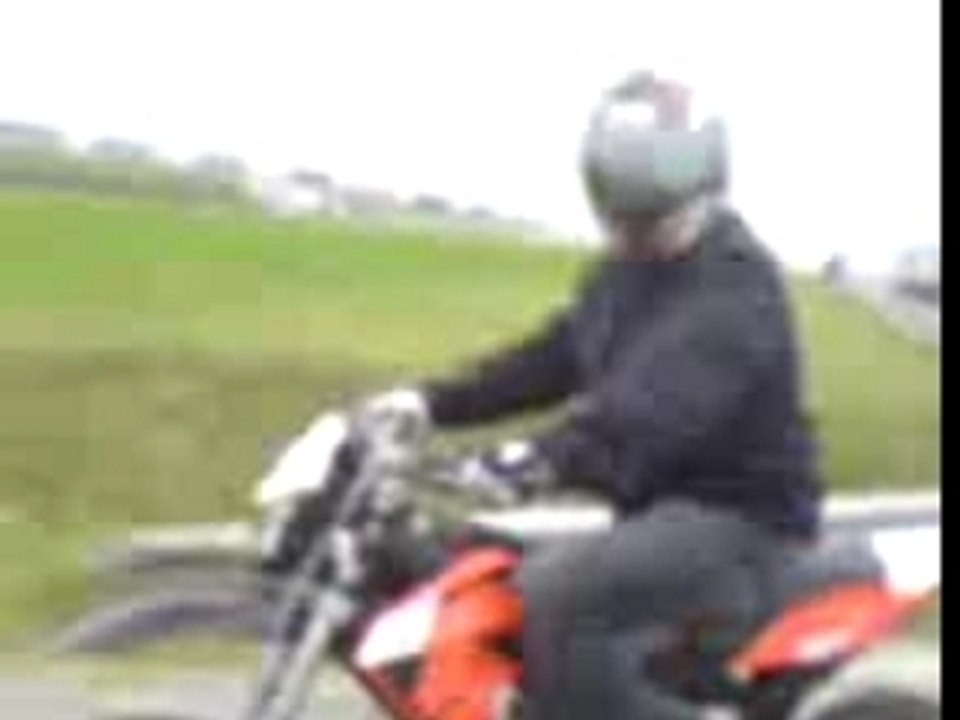 roux poile et moi en moto