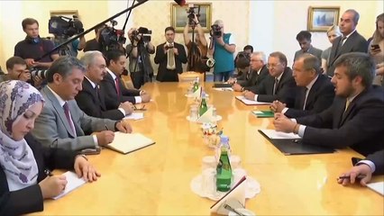 لافروف يلتقي حفتر ويدعم وساطة أممية بليبيا