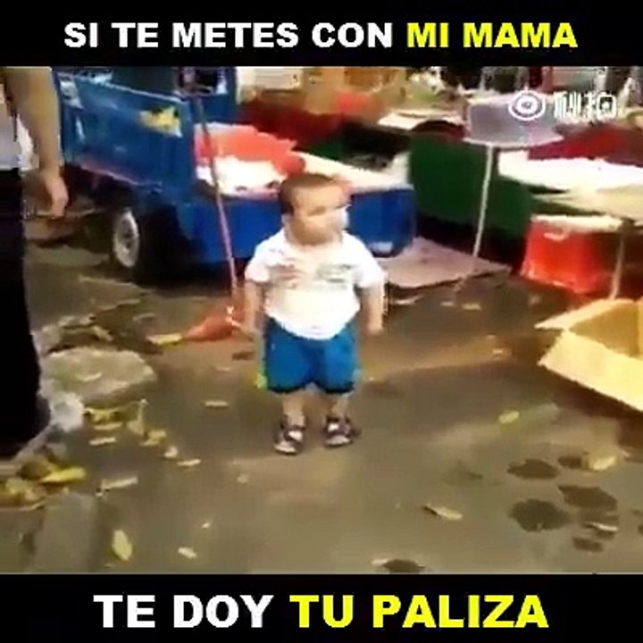 NIÑO DEFENDIENDO A SU MADRE... ❤️